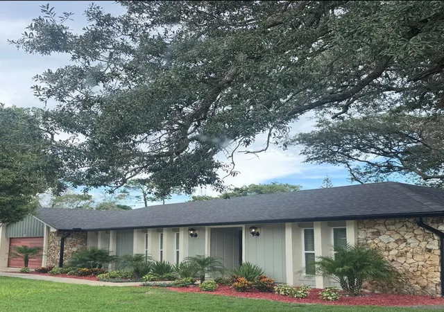 Photo 3 of Single family home for sale at 711 Columbus Way, Longwood, FL 32750 | MLS# O6443035 | Listing updated on 2026-09-19