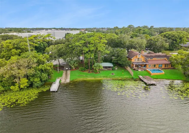 Photo 3 of Single family home for sale at 711 Columbus Way, Longwood, FL 32750 | MLS# O6443035 | Listing updated on 2026-09-19