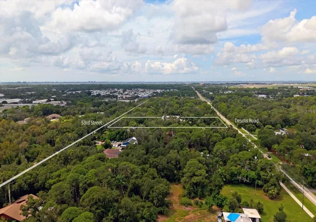 Photo 3 of Single family home for sale at 2140 Desoto Rd, Sarasota, FL 34234 | MLS# A4706622 | Listing updated on 2026-10-01