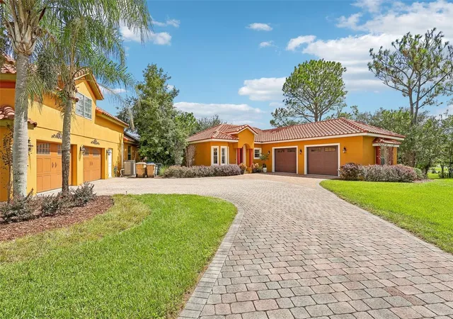 Photo 3 of Single family home for sale at 32736 Wolfs Trl, Sorrento, FL 32776 | MLS# O6443039 | Listing updated on 2026-10-05