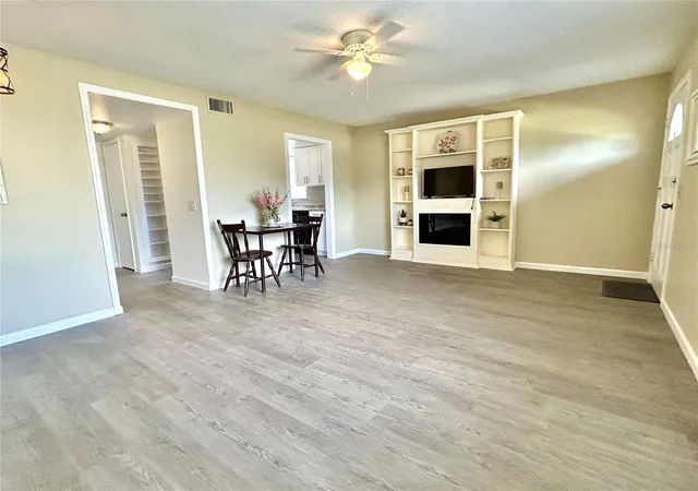 Listing Photo 4 - Condo for sale in building located at 2000 World Pkwy Blvd, CLEARWATER, FL 33763 - Unit #12