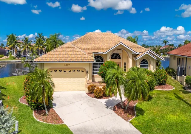 Photo 2 of Single family home for sale at 4007 Maltese Ct, Punta Gorda, FL 33950 | MLS# C7530911 | Listing updated on 2026-09-26