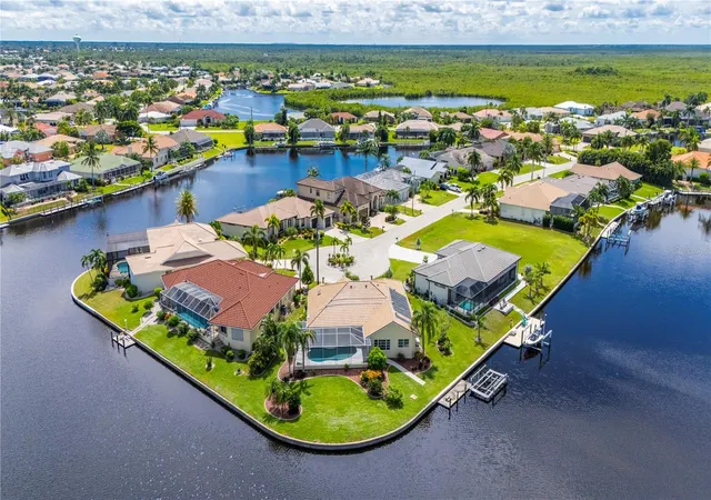 Photo 3 of Single family home for sale at 4007 Maltese Ct, Punta Gorda, FL 33950 | MLS# C7530911 | Listing updated on 2026-09-26