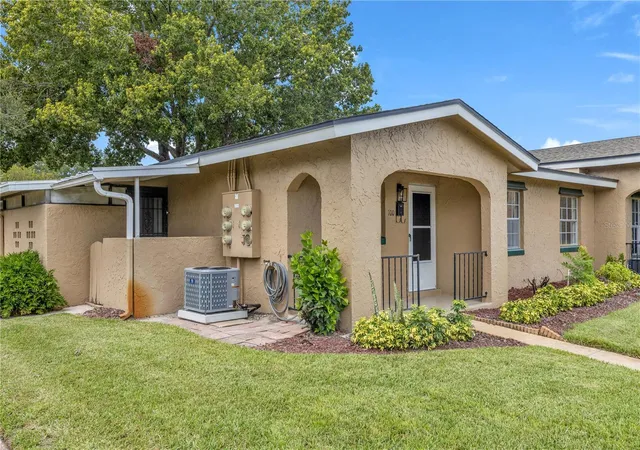 Listing Photo 5 - Condo for sale in building located at 236 Mont Blanc Ct, CASSELBERRY, FL 32707 - Unit #100