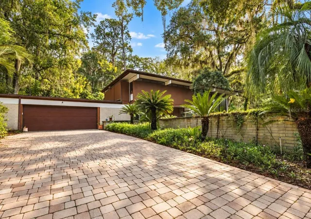 Photo 2 of Single family home for sale at 3105 Sw 5th Court, Gainesville, FL 32601 | MLS# TB8549973 | Listing updated on 2026-10-23