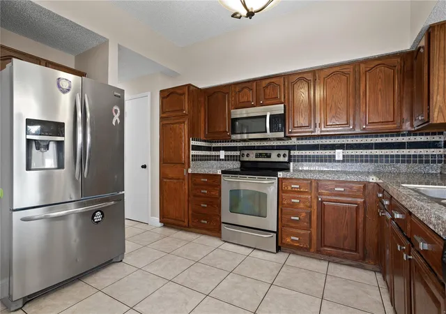 Photo 3 of Single family home for sale at 518 Huxford Ct, Lake Mary, FL 32746 | MLS# O6443056 | Listing updated on 2026-10-03