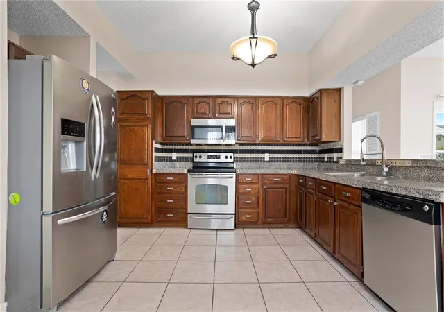 Photo 4 of Single family home for sale at 518 Huxford Ct, Lake Mary, FL 32746 | MLS# O6443056 | Listing updated on 2026-10-03
