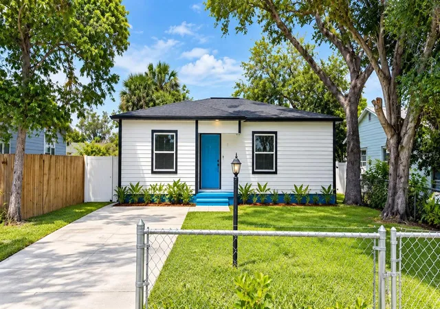 Photo 1 of Single family home for sale at 4721 6th Avenue S, Saint Petersburg, FL 33711 | MLS# TB8549990 | Listing updated on 2026-09-21