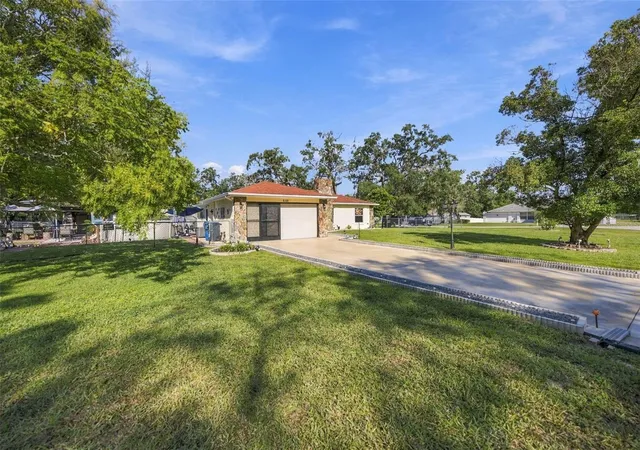 Photo 2 of Single family home for sale at 8331 Echo Ln, Spring Hill, FL 34608 | MLS# W7889626 | Listing updated on 2026-09-30