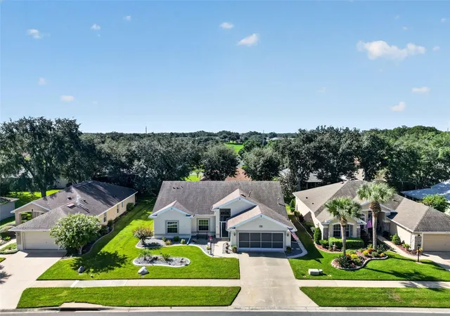 Photo 4 of Single family home for sale at 5138 Aurora Dr, Leesburg, FL 34748 | MLS# G5117993 | Listing updated on 2026-09-19