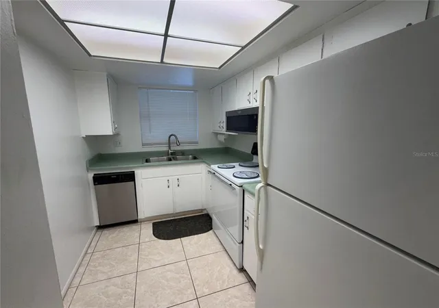 Photo 2 of Single family home for sale at 6031 Arlene Way, Bradenton, FL 34207 | MLS# A4706637 | Listing updated on 2026-09-19