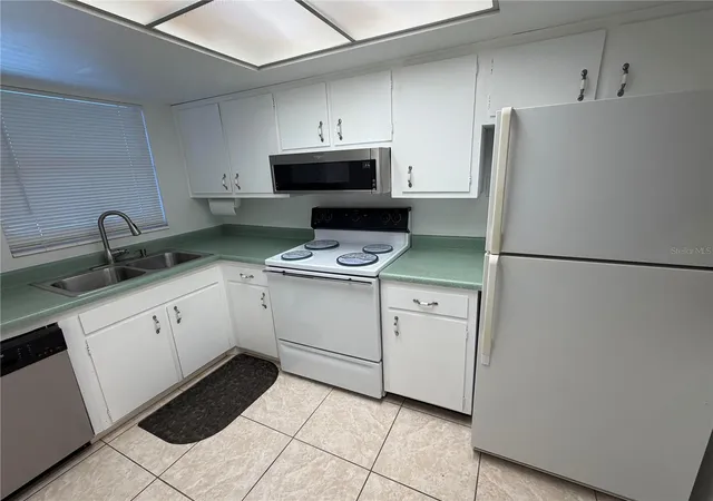 Photo 3 of Single family home for sale at 6031 Arlene Way, Bradenton, FL 34207 | MLS# A4706637 | Listing updated on 2026-09-19