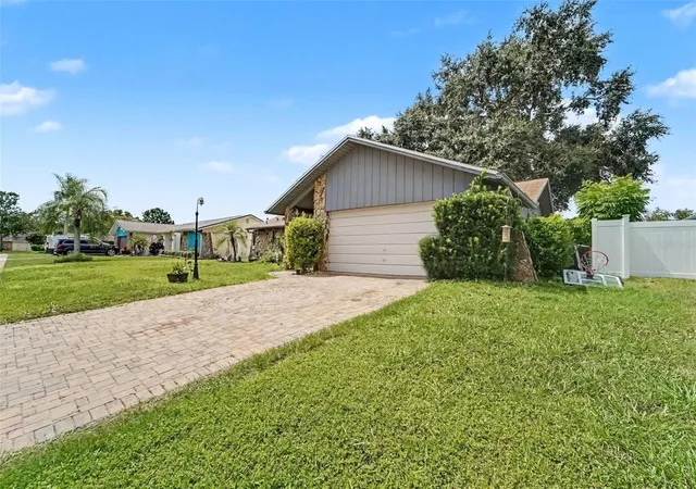 Photo 2 of Single family home for sale at 7606 Willow Brk Ct, Hudson, FL 34667 | MLS# TB8549999 | Listing updated on 2026-09-19