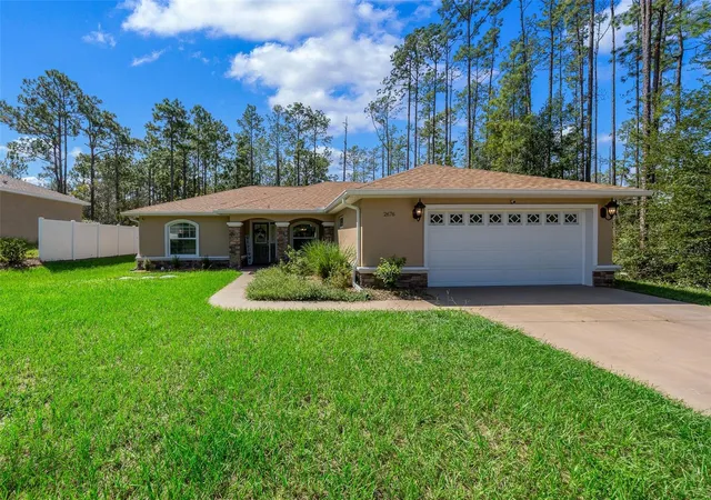 Photo 3 of Single family home for sale at 2676 W Gifford Ln, Dunnellon, FL 34433 | MLS# OM732530 | Listing updated on 2026-09-28