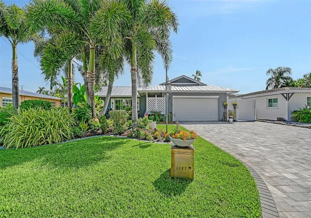 Photo 4 of Single family home for sale at 4919 Coral Blvd, Bradenton, FL 34210 | MLS# A4706645 | Listing updated on 2026-09-20