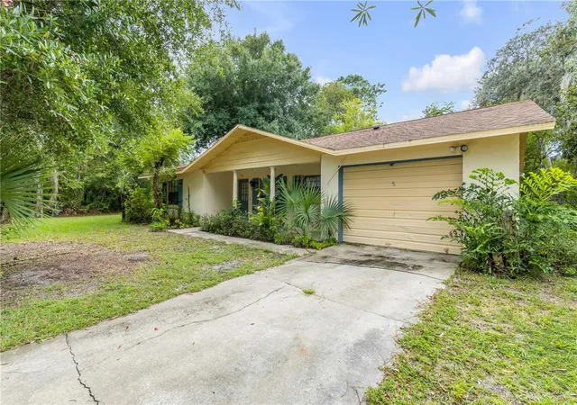 Photo 3 of Sale Pending at 1430 Umbrella Tree Dr, Edgewater, FL 32132 | MLS# NS1089294 | Listing updated on 2026-09-27