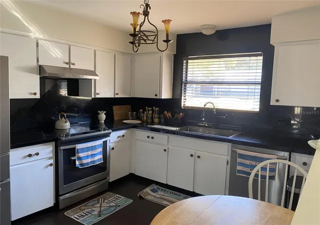 Photo 2 of Single family home for sale at 238 Lake Dr, Orlando, FL 32835 | MLS# O6443081 | Listing updated on 2026-09-19