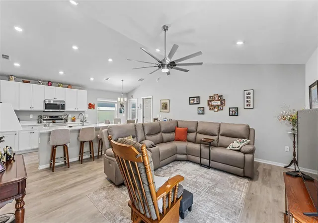 Photo 3 of Single family home for sale at 3304 Costello Cir, Winter Haven, FL 33884 | MLS# L4965165 | Listing updated on 2026-10-02