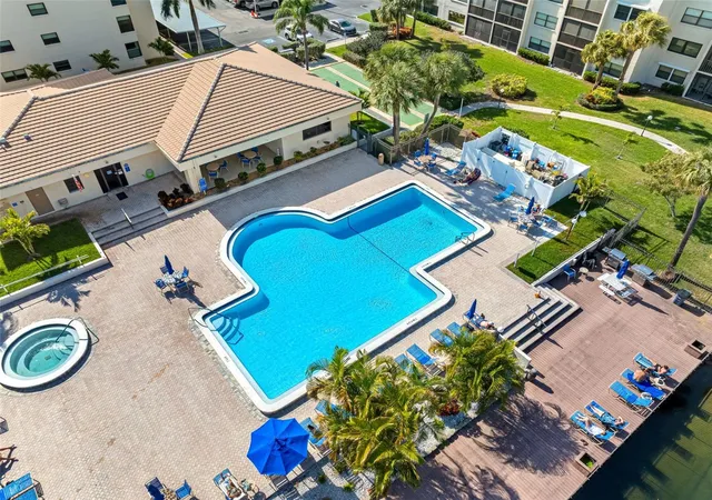 Photo 3 of Condo for sale at 1316 Pasadena Ave S #303, South Pasadena, FL 33707 | MLS# TB8550023 | Listing updated on 2026-09-21