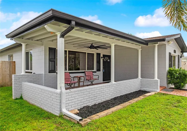Photo 3 of Single family home for sale at 5527 Commonwealth Ave N, Saint Petersburg, FL 33703 | MLS# TB8550024 | Listing updated on 2026-10-16