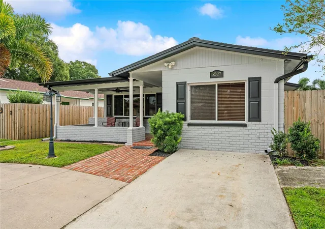 Photo 1 of Single family home for sale at 5527 Commonwealth Ave N, Saint Petersburg, FL 33703 | MLS# TB8550024 | Listing updated on 2026-10-16