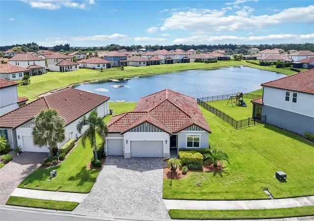 Single family home for sale at 13723 Green Hammock Pl, Bradenton, FL 34211 | MLS# A4706653