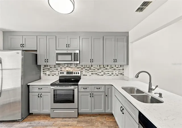 Photo 3 of Condo for sale at 271 Hill St #271, Casselberry, FL 32707 | MLS# O6443093 | Listing updated on 2026-10-07