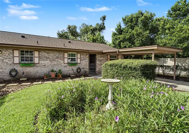 Photo 2 of Multi family home for sale at 328 E Evergreen Ave, Longwood, FL 32750 | MLS# O6443094 | Listing updated on 2026-09-19