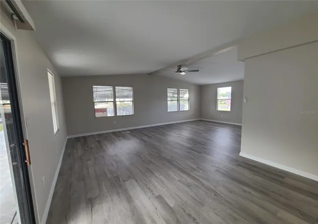 Photo 3 of Manufactured home for sale at 710 Coachman Dr, Leesburg, FL 34748 | MLS# G5117999 | Listing updated on 2026-09-19