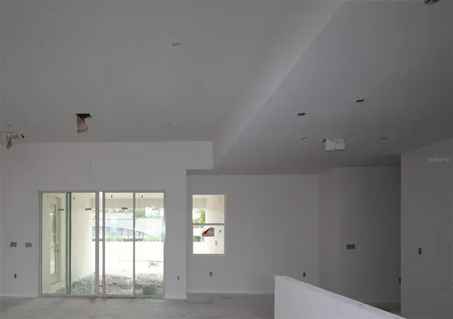 Photo 4 of Sale Pending at 2624 Ravencliffe Ter, Oviedo, FL 32765 | MLS# O6443100 | Listing updated on 2026-09-22