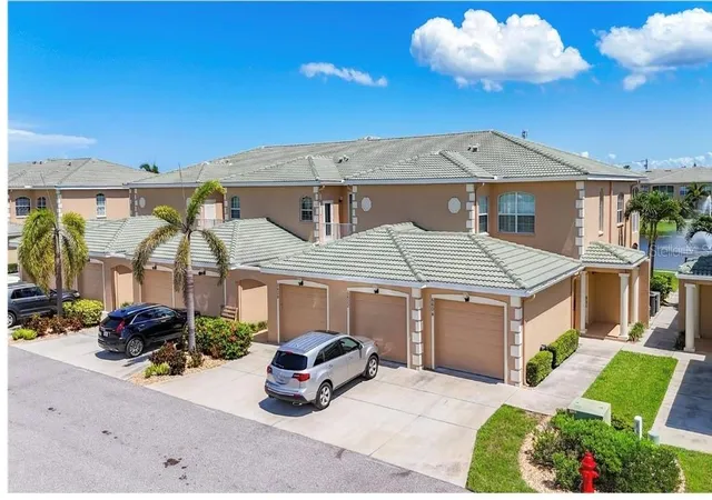 Photo 3 of Condo for sale at 6604 7th Avenue Cir W #6604, Bradenton, FL 34209 | MLS# A4706658 | Listing updated on 2026-09-19