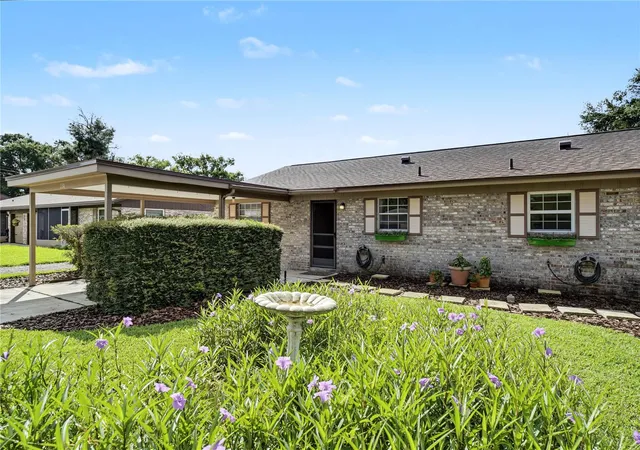 Photo 2 of Multi family home for sale at 330 E Evergreen Ave, Longwood, FL 32750 | MLS# O6443106 | Listing updated on 2026-09-19