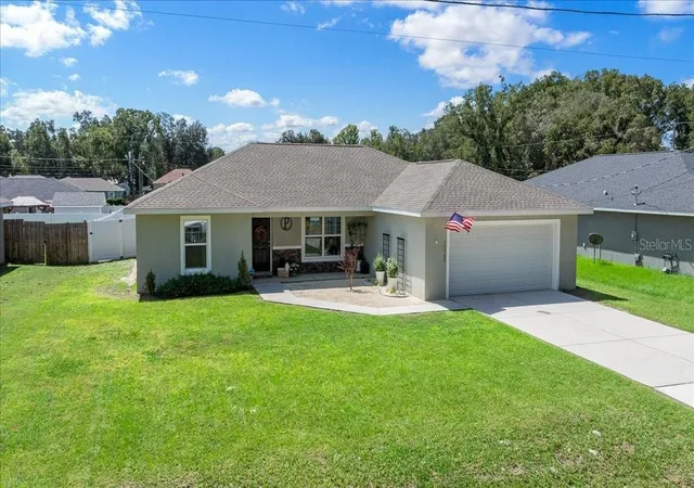 Photo 2 of Single family home for sale at 17708 Sw 114th Lane, Dunnellon, FL 34432 | MLS# OM732540 | Listing updated on 2026-09-28