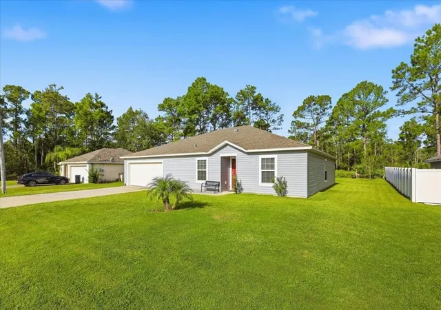 Photo 4 of Single family home for sale at 7 Universal Trl, Palm Coast, FL 32164 | MLS# FC321556 | Listing updated on 2026-09-21