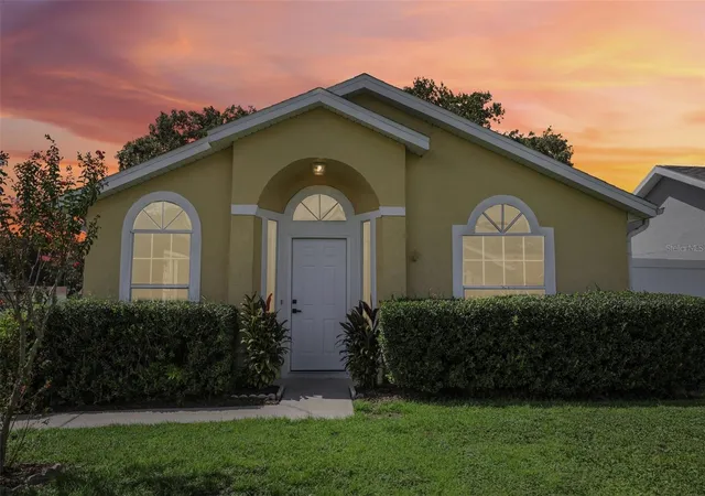 Photo 2 of Single family home for sale at 414 Horizon Dr, Winter Springs, FL 32708 | MLS# O6443112 | Listing updated on 2026-09-22
