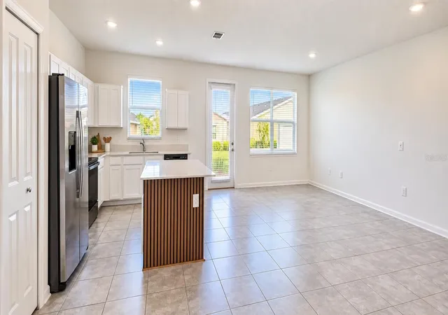 Photo 4 of Townhouse for sale at 161 Nine Iron Dr, Davenport, FL 33896 | MLS# S5157896 | Listing updated on 2026-09-19