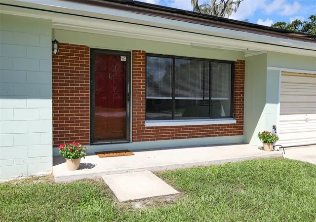 Photo 2 of Single family home for sale at 506 S Elsasser St, Deland, FL 32720 | MLS# O6443115 | Listing updated on 2026-09-25