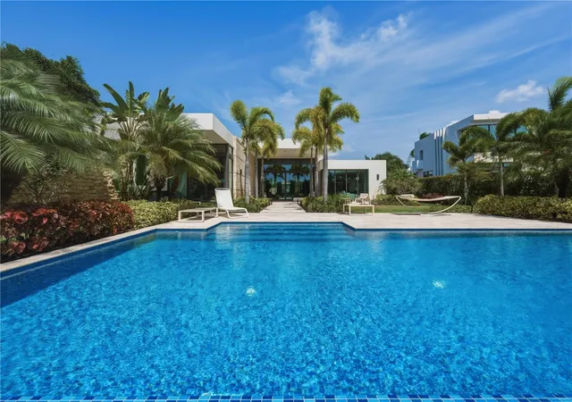 Photo 2 of Single family home for sale at 14 E Beach, Dorado, PR 00646 | MLS# PR9124294 | Listing updated on 2026-09-22