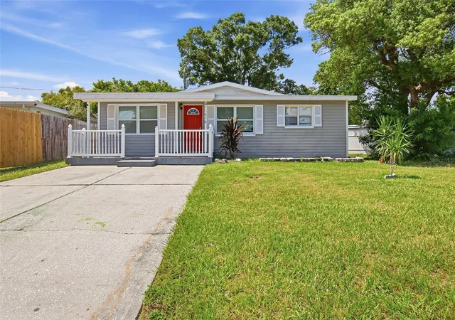 Photo 1 of Single family home for sale at 11678 104th Street, Largo, FL 33773 | MLS# O6443116 | Listing updated on 2026-10-06