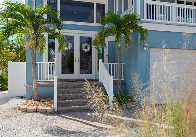 Photo 4 of Single family home for sale at 31 81st Avenue, Treasure Island, FL 33706 | MLS# TB8550065 | Listing updated on 2026-10-06