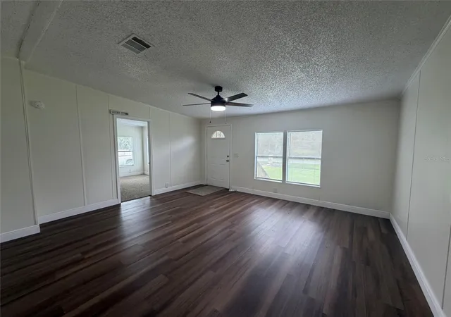 Photo 2 of Manufactured home for sale at 3736 Valley Farm Rd, Lakeland, FL 33810 | MLS# L4965169 | Listing updated on 2026-09-25