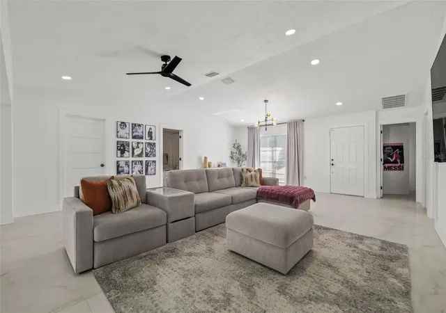 Photo 3 of Single family home for sale at 1427 Thistledown Dr, Brandon, FL 33510 | MLS# TB8550072 | Listing updated on 2026-09-19