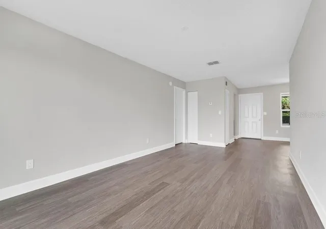 Listing Photo 5 - Condo for sale in building located at 2500 Woodgate Blvd, ORLANDO, FL 32822 - Unit #104