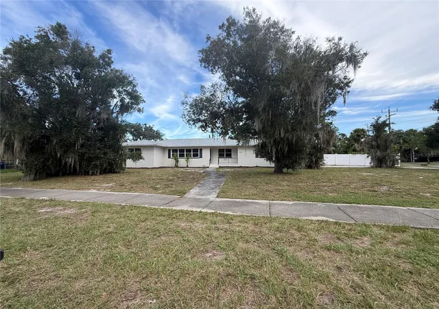 Single family home for sale at 601 Myrtle Way S, Saint Petersburg, FL 33705 | MLS# O6443127
