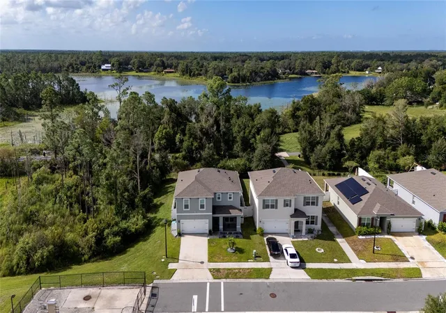 Photo 3 of Single family home for sale at 3055 Staten Dr, Deltona, FL 32738 | MLS# S5157901 | Listing updated on 2026-10-05
