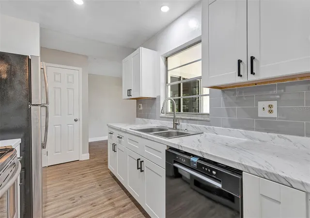 Photo 3 of Single family home for sale at 415 Cart Ct, Kissimmee, FL 34759 | MLS# O6443129 | Listing updated on 2026-10-14