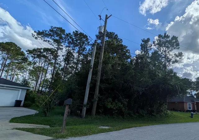 Photo 3 of Land for sale at 7 Seckel Ct, Palm Coast, FL 32164 | MLS# FC321558 | Listing updated on 2026-09-19