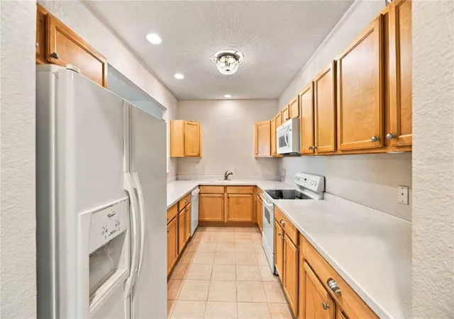 Listing Photo 4 - Condo for sale in building located at 7254 David Blvd, PORT CHARLOTTE, FL 33981
