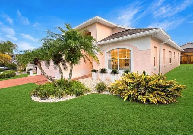 Single family home for sale at 201 Prather Dr, DAVENPORT, FL 33837 | MLS# S5157903