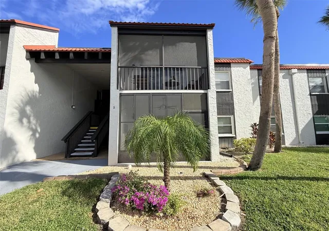 Photo 2 of Condo for sale at 3231 Beneva Rd #101, Sarasota, FL 34232 | MLS# A4706672 | Listing updated on 2026-10-23